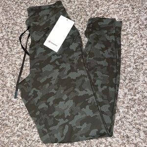 Ready to rulu joggers new with tag